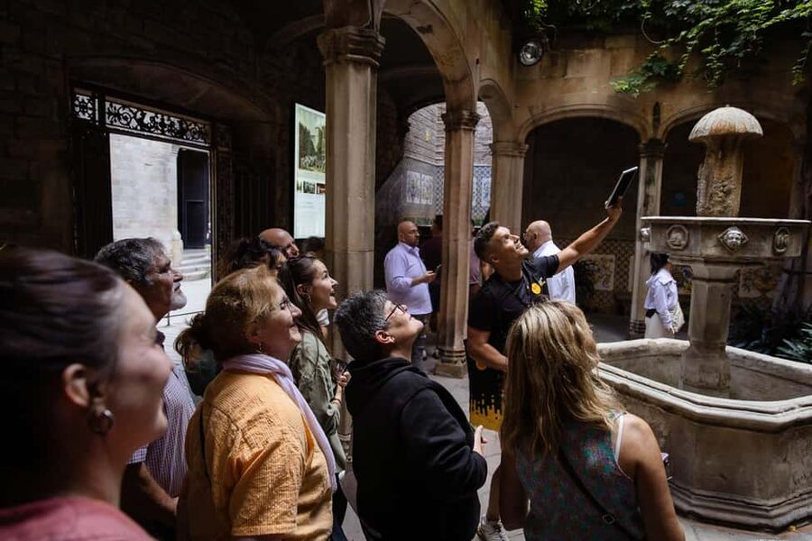 Barcelona: City Walking Tour with Local Guide - MUHBA El Call and the old Jewish quarter