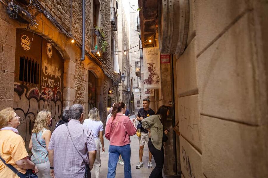 Barcelona: City Walking Tour with Local Guide - Plaça de Sant Jaume and civic Barcelona