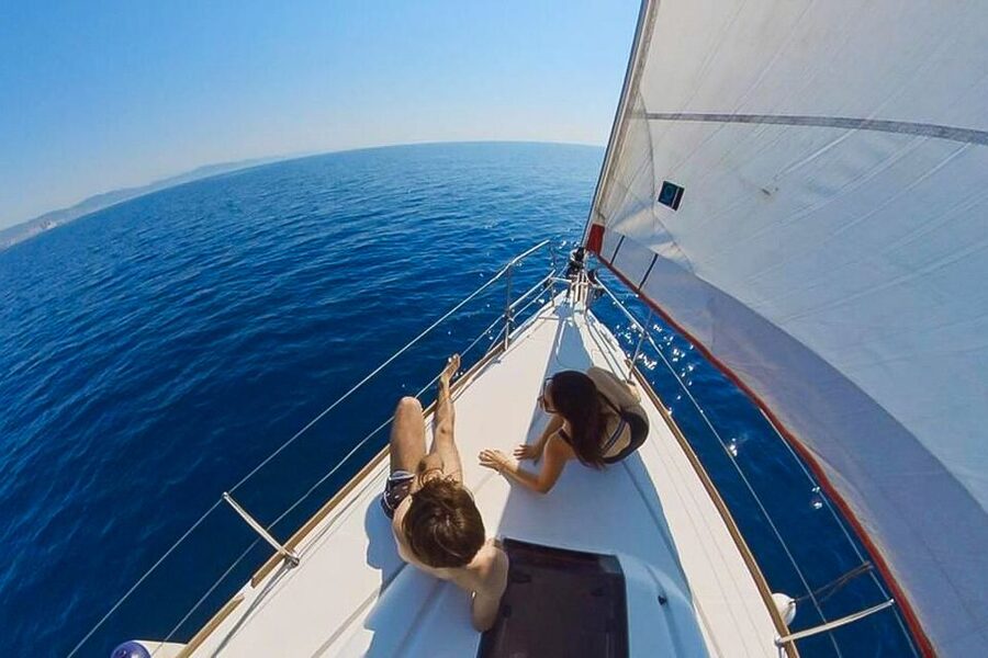 Barcelona: Coastline Boat Trip with Snacks and Cava - Key points at a glance