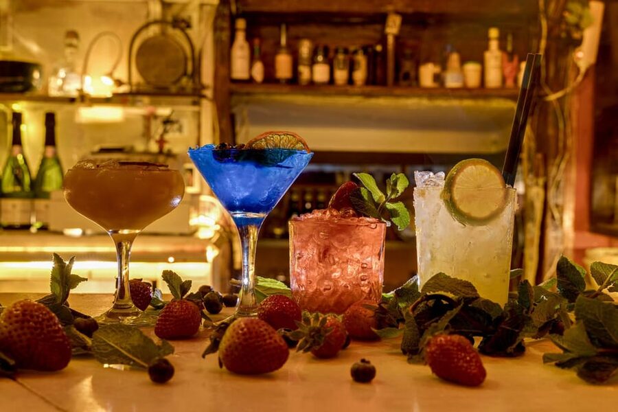 Barcelona: Cocktail Making Class with Tapas - Four things to know before you book