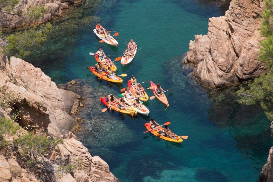 Barcelona: Costa Brava Kayak, Snorkel & Cliff Jump & Lunch - Safety briefing before the sea kayaking