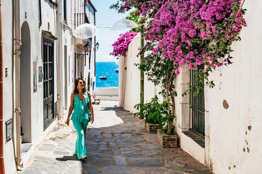 Barcelona: Dali Museum, House and Cadaques Guided Tour - Why this Dalí day trip works from Barcelona