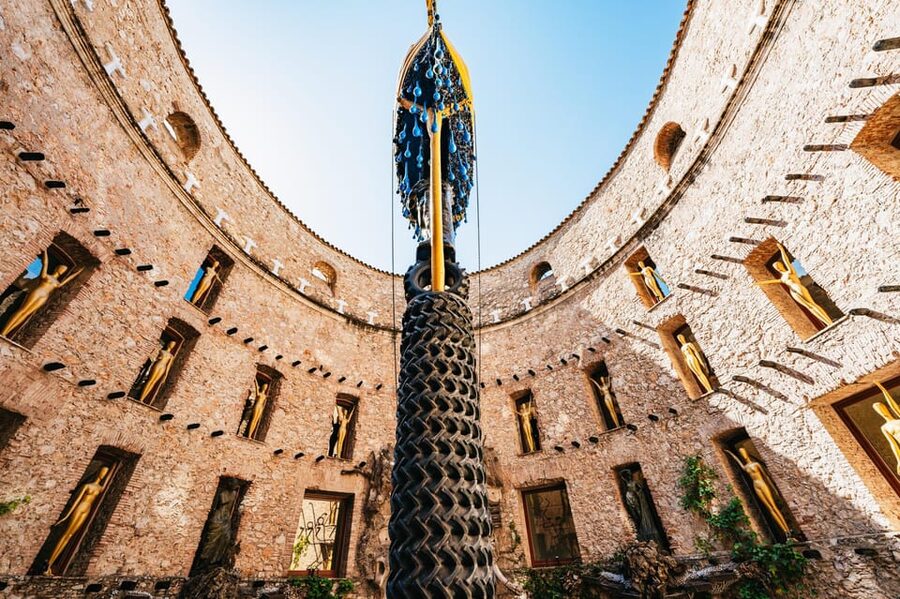 Barcelona: Dali Museum, House and Cadaques Guided Tour - What the 11-hour schedule feels like