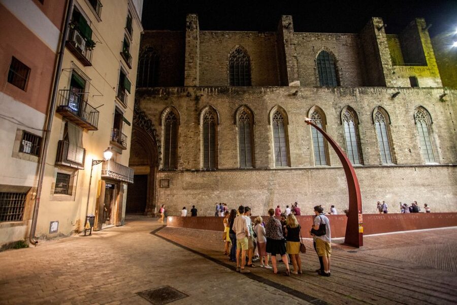 Barcelona: Dark History Night Walking Tour - Why Barcelona’s dark side works so well at night