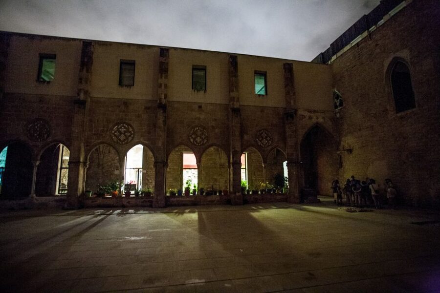 Barcelona: Dark History Night Walking Tour - El Born and La Ribera: the setting becomes part of the lesson