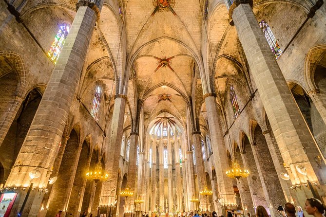 Barcelona e-Bike Tour: Gaudí & Old Town Small Group - Barceloneta, Port Olímpic, and the Mediterranean
