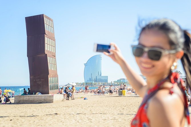 Barcelona e-Bike Tour: Gaudí & Old Town Small Group - Gaudí along Barcelona’s grand avenue
