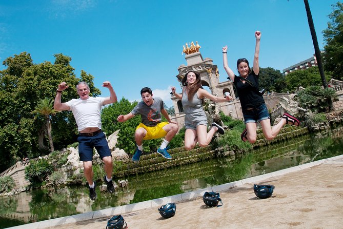 Barcelona e-Bike Tour: Gaudí & Old Town Small Group - Guides, pace, and the small-group question