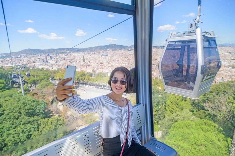 Barcelona: E-Bike Tour with Montjuic Cable Car & Boat Ride - Montjuïc Castle and the hilltop views