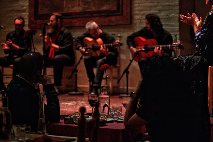 Barcelona: Flamenco Show with Dinner at Tablao de Carmen - Small drawbacks worth planning around