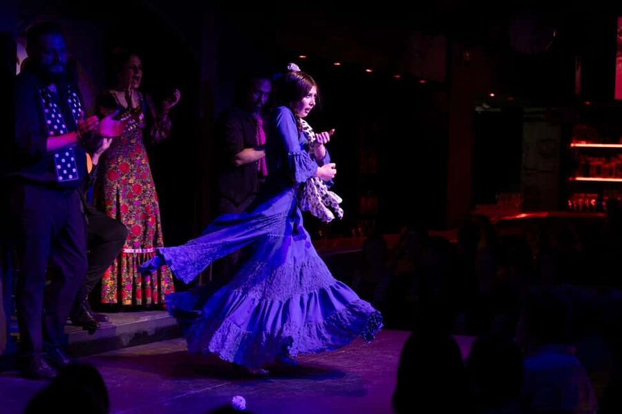 Barcelona: Flamenco Show with Drink at La Rambla - Your included drink before the performance