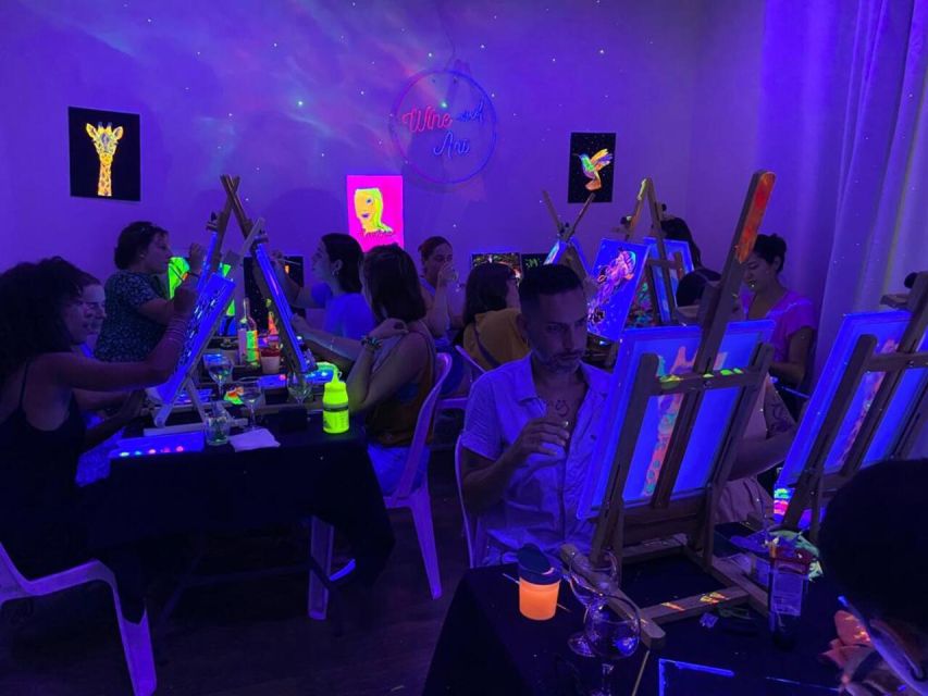 Barcelona: Fluorescent Paint and Wine Workshop - Key points to know before booking