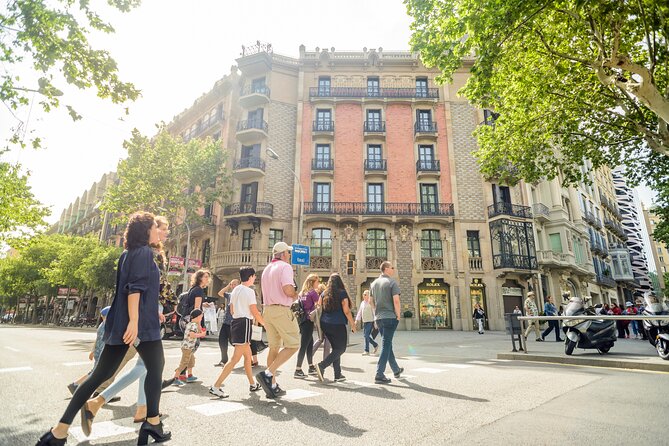 Barcelona Gaudi and Sagrada Familia Tour - The guides make or break the afternoon