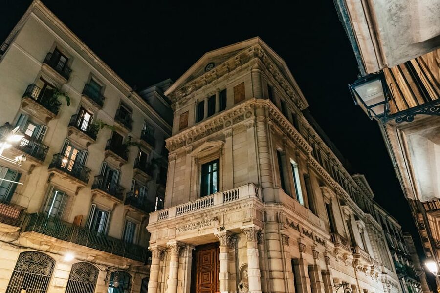 Barcelona: Gothic Quarter Ghosts and Legends Walking Tour - Starting at the Travel Bar in central Barcelona