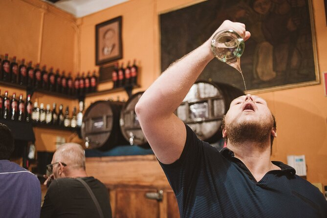 Barcelona Gothic Quarter Tapas & Taverns Food & Wine Tour - Bar La Plata and the charm of simple tapas