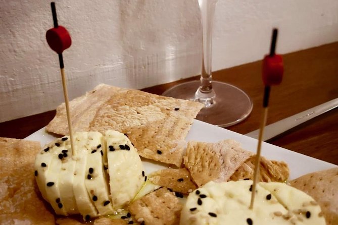 Barcelona Gothic Quarter VIP Tapas & Wine Tour - A three-hour introduction to Barcelona’s old city