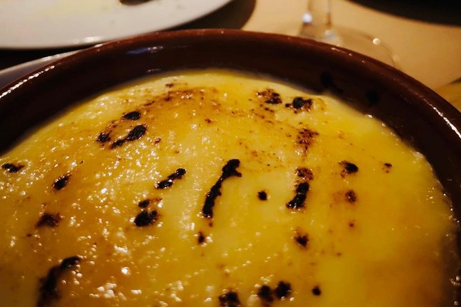 Barcelona Gothic Quarter VIP Tapas & Wine Tour - Roman walls, Catalan Gothic, and old squares
