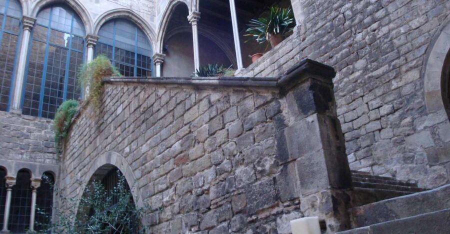 Barcelona: Gothic Quarter Walking Tour - The Jewish Quarter and the remains of a lost world