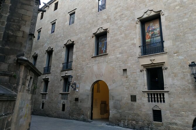 Barcelona Gothic Quarter Walking Tour with Tapas - Las Ramblas, Barcelona’s famous pedestrian route