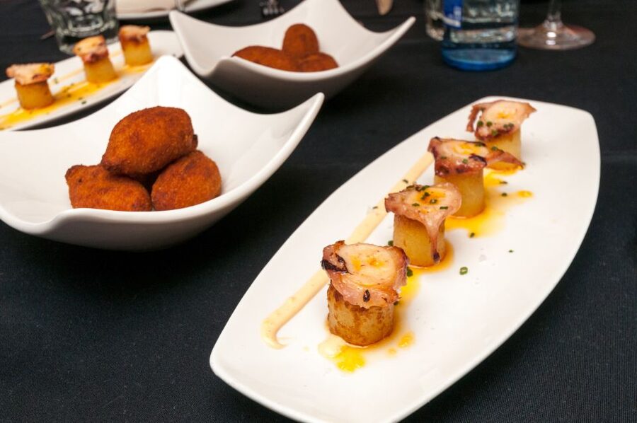 Barcelona Gourmet Food & Wine Tour with Local Expert - The guides make or break the evening