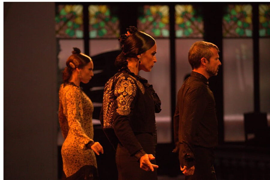 Barcelona: Gran Gala Flamenco Show Entry Ticket - A 75-minute evening that works well with other plans