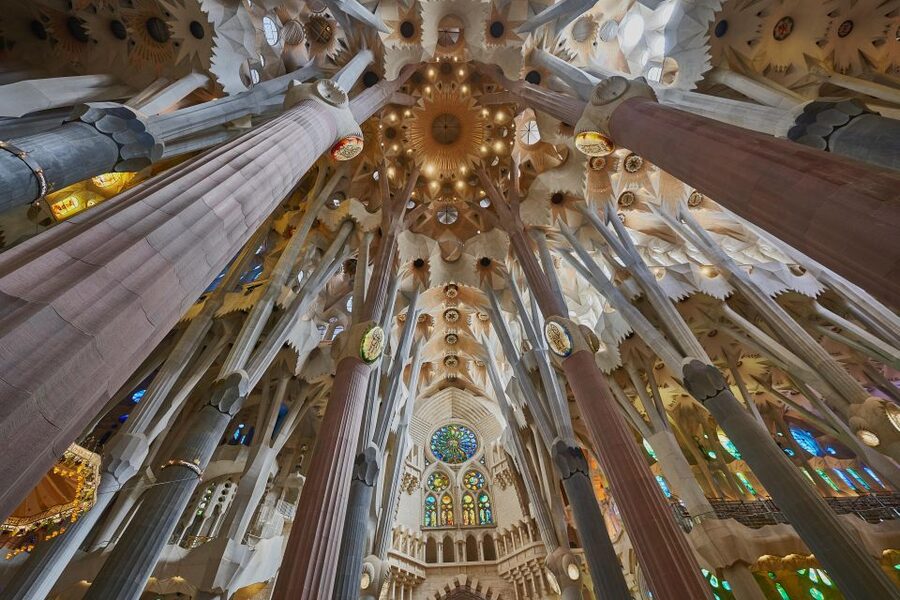 Barcelona: Guided Tour of Sagrada Familia - Why an evening visit changes the Sagrada Familia
