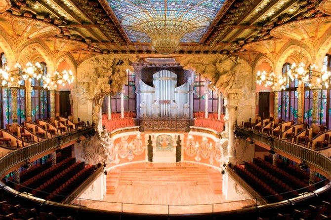 Barcelona Guitar Trio & Dance at the Palau de la Musica - The first sound: three guitars, three styles