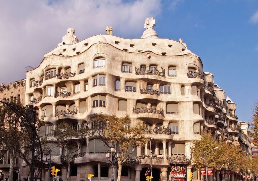 Barcelona: Helicopter Flight, Boat Ride, and Walking Tour - The vehicle transfer and the move toward the heliport
