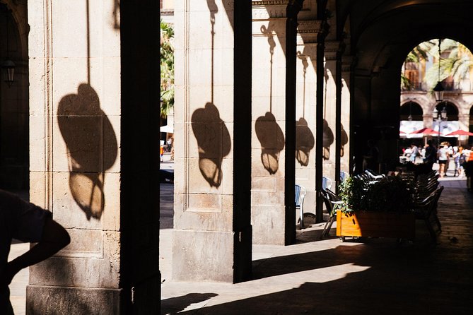 Barcelona Highlights & Hidden Gems Private Tour - Plaça Reial: a square made for a pause