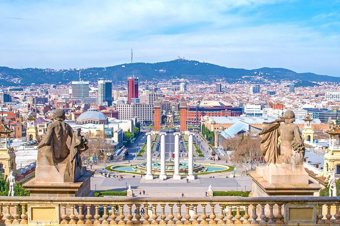 Barcelona Highlights Small Group Tour with Hotel Pick Up - Why This Five-Hour Format Works