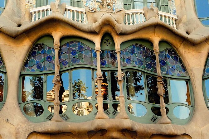 Barcelona in 1 Day: Sagrada Familia, Park Guell,Old Town & Pickup - Two hours in the Gothic Quarter