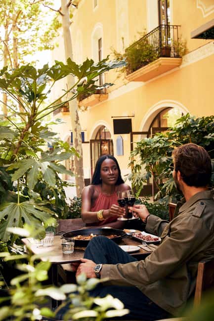 Barcelona: La Roca Village Shopping Express® Day Trip - Arriving inside La Roca Village