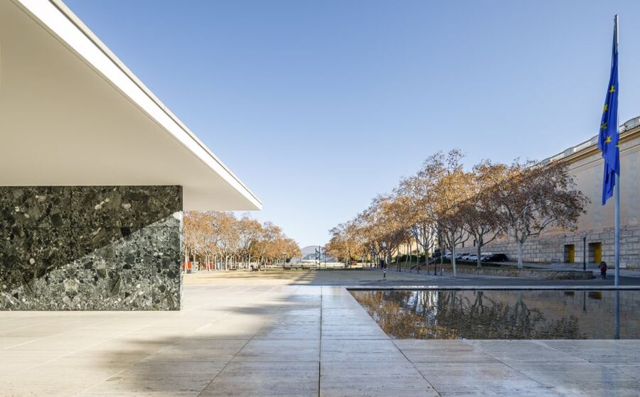 Barcelona: Mies van der Rohe Pavilion Ticket and Audio Guide - Entering the Pavilion’s Open Rooms