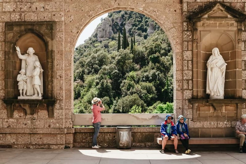 Barcelona: Montserrat and Winery Tour with Tapas or Lunch - Starting At Barcelona Nord Bus Station