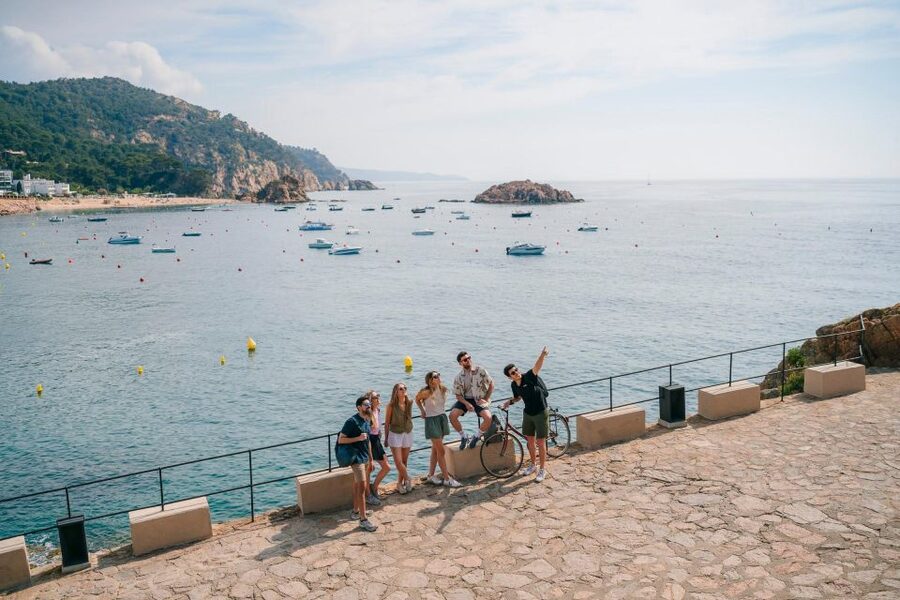 Barcelona: Montserrat, Girona & Costa Brava Guided Day Trip - Key points to know before booking