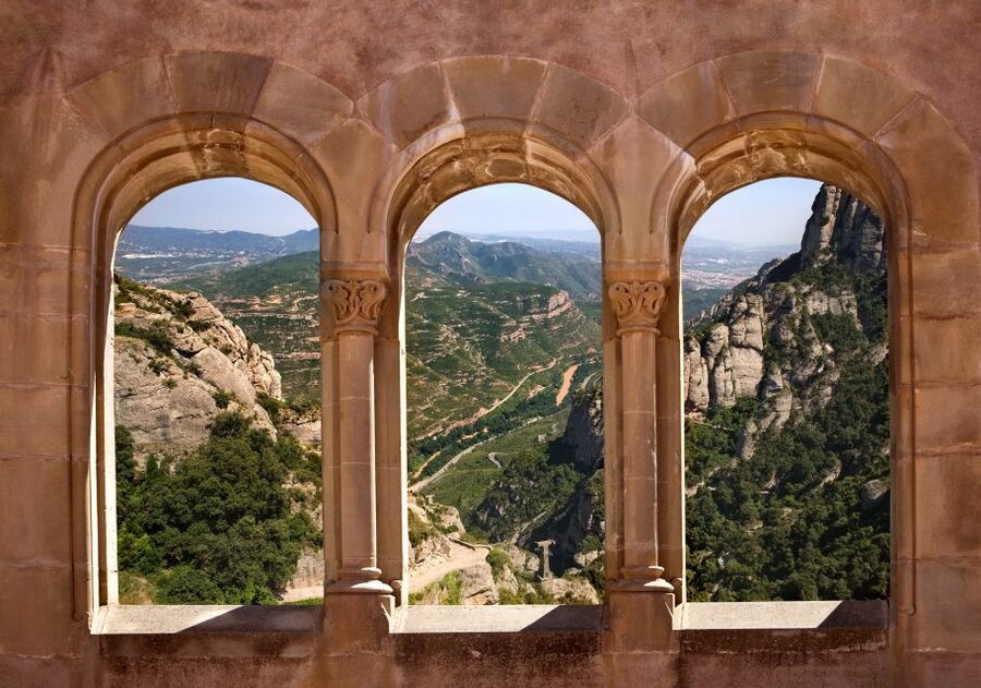 Barcelona: Montserrat Tour with Lunch & Wine Tasting Option - Three Hours of Free Time: Beautiful but Brief