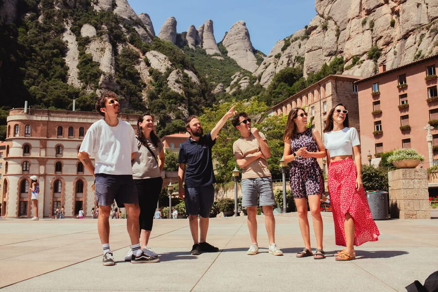 Barcelona: Montserrat with Winery, Lunch, and Train Options - Riding the Cremallera into the mountains