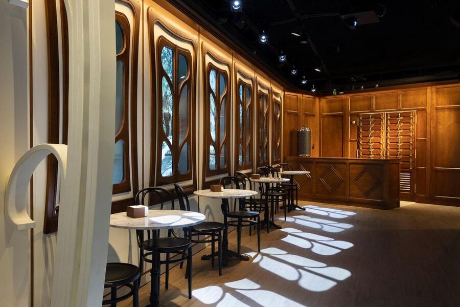 Barcelona: Nougat and Chocolate Museum Tour with Tasting - The guides bring the story to life