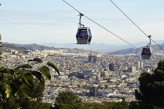 Barcelona: Old Town, Montjuic Castle, Cable Car Small Group Tour - Boqueria Market and the busy heart of La Rambla