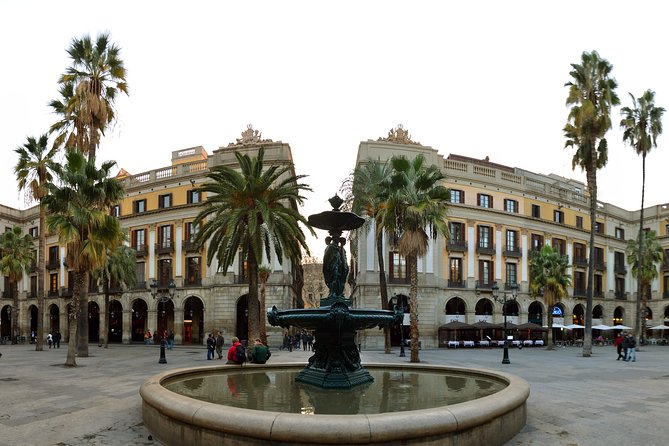 Barcelona Old Town Night Small Group Tour with Tapas & Flamenco - How much value do you get for $72.59?