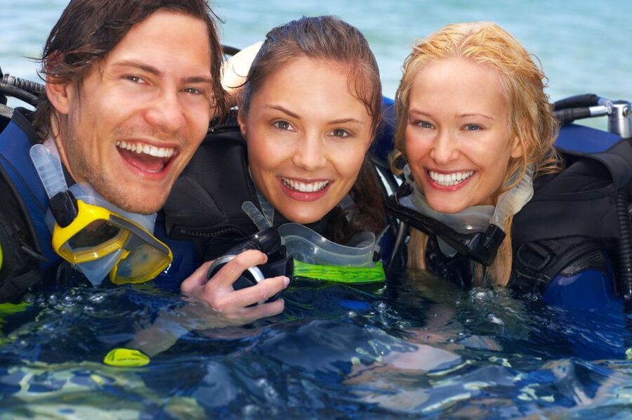 Barcelona: PADI Discover Scuba Diving - Getting fitted in the changing room