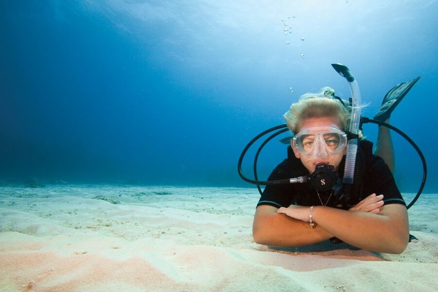 Barcelona: PADI Discover Scuba Diving - A gradual beach entry helps with pressure