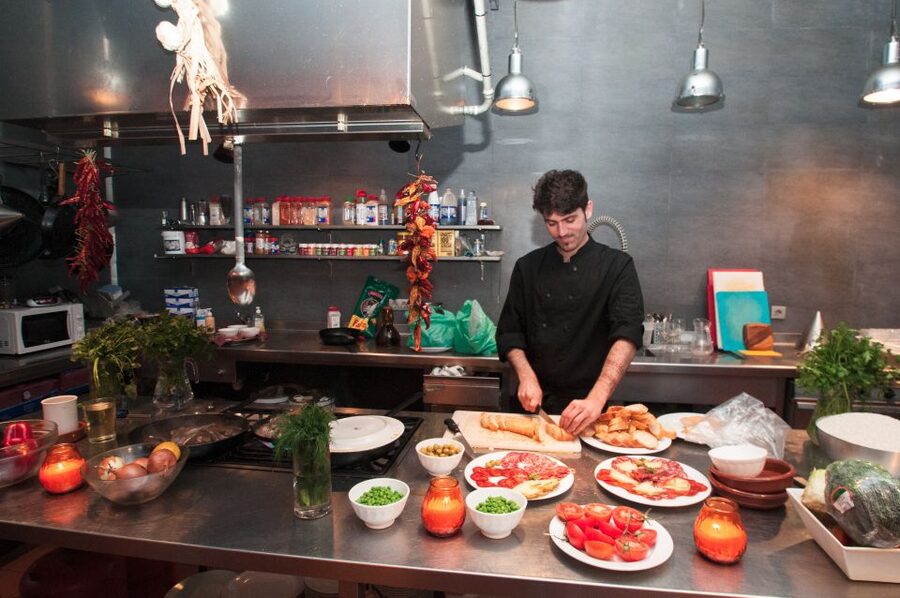Barcelona: Paella Cooking Experience & Boqueria Market Tour - What the Three Hours Feel Like