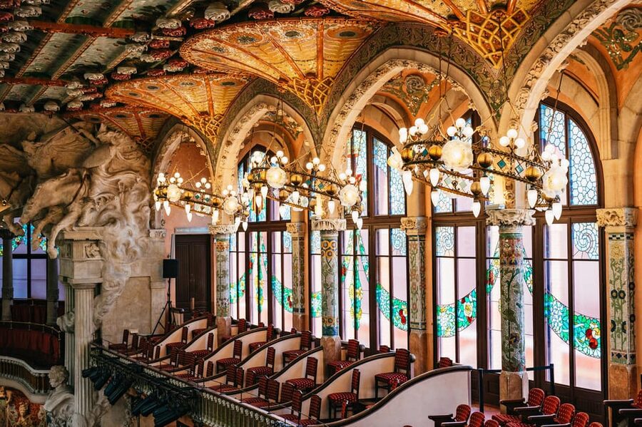Barcelona: Palau de la Música Guided Tour - Taking your time on the grand staircase