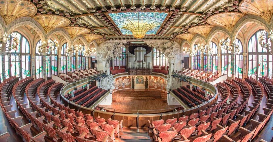 Barcelona: Palau de la Música Self-Guided Tour - Taking in the floral grand staircase