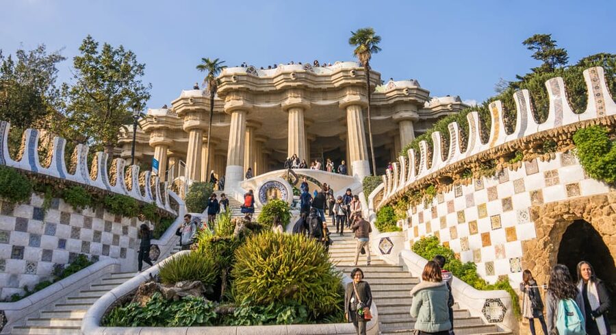 Barcelona: Park Güell Guided Tour & Priority Access - Doric Columns, Vaulted Walkways, and Gaudí’s Natural Forms