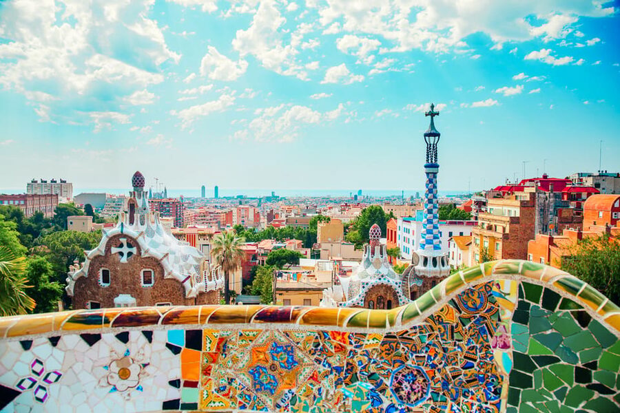 Barcelona: Park Güell Guided Tour & Priority Access - Free Time Among Gardens and Viaducts