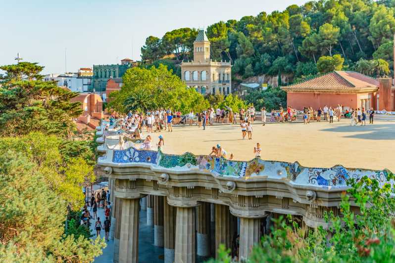 Barcelona: Park Güell Guided Tour & Priority Access - Meeting at Ctra. del Carmel 23