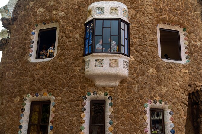 Barcelona: Park Güell Guided Tour & Tickets with Fast-Track Entry - The Dragon Stairway and Gaudí’s playful details