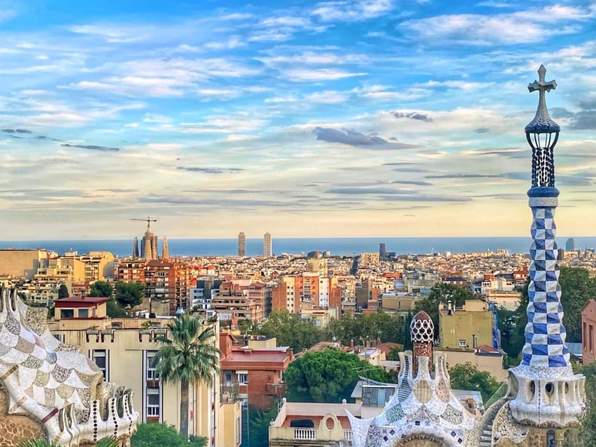 Barcelona: Park Güell Guided Tour with Entry - The Salamander and Gaudí’s Colorful Entrance